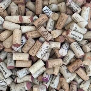 500 NATURAL WINE BOTTLE CORKS — Red White Nice Variety Crafting Wedding Recycled